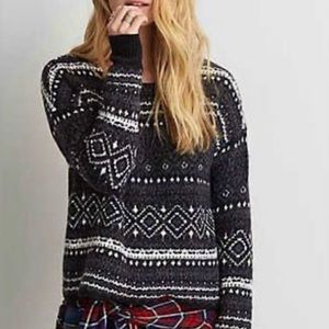 American Eagle Women’s Black & White Crew Patterned Long Sleeve Sweater
